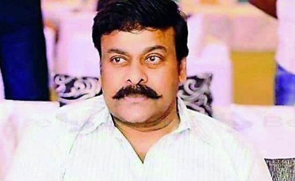 chiranjeevi 150th movie,summer,vv vinayak,ram charan,chiru,150th movie updates  ముహూర్తం ఇప్పుడైనా..ఎండ‌లు తగ్గాకే సెట్‌కి?!